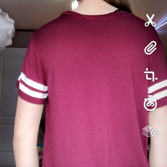maroon t-shirt white stripes on sleeves - Picture 4 of 4